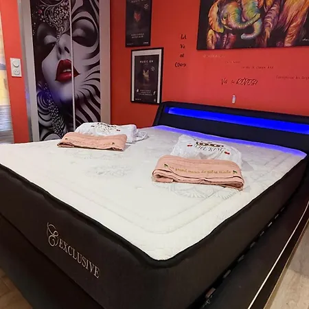 De Gamme - 45m2 Refait A Neuf En Juin 2024 Avec Tres Grande Piscine Chauffee Lägenhet *