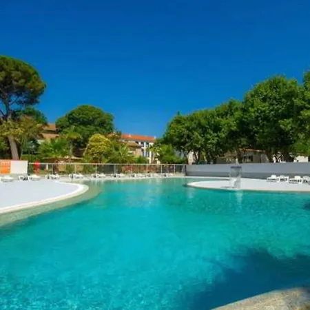 De Gamme - 45m2 Refait A Neuf En Mai 2026 Avec Tres Grande Piscine Chauffee *