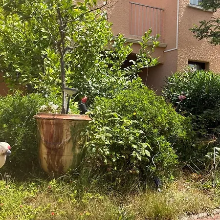 De Gamme - 45m2 Refait A Neuf En Mai 2026 Avec Tres Grande Piscine Chauffee *